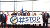 MEPs demand phasing out of glyphosate weedkiller