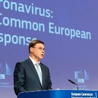 EU looks to tighten vaccine export controls