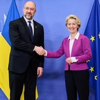 EU promises Ukraine continued support against Russian 'blackmail'