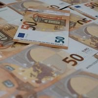 EU adopts instant 10-second payments regulation