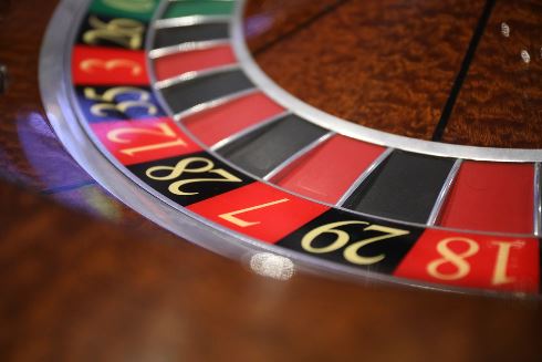 Roulette - Photo by Naim Benjelloun from Pexels