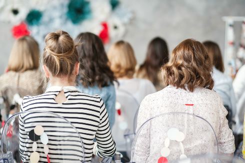 Audience of women - Photo by Daria Shevtsova from Pexels