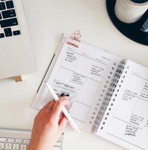 Office organizer - Photo by STIL on Unsplash