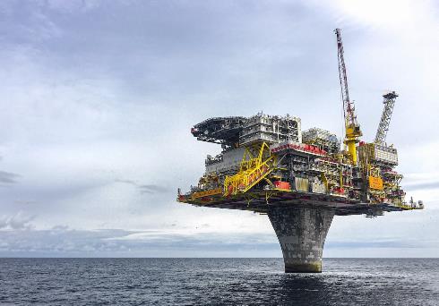 Offshore oil rig - Photo by Jan-Rune Smenes Reite