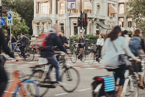 Cycling to work - Photo by Noral?ayla on Unsplash