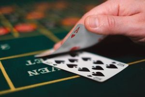 Blackjack online - Photo by Anna-Shvets on Pexels