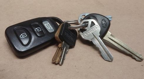 Car keys - Image by Brett Hondow from Pixabay