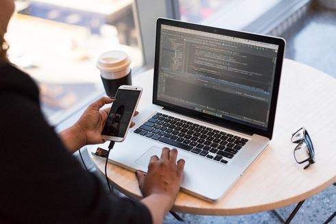 Mobile laptop - Photo by Christina Morillo from Pexels