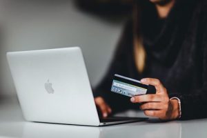 Ecommmerce - online shopping - Photo by Pickawood on Unsplash