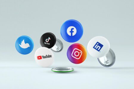 Social media - Image-by Biljana Jovanovic - from Pixabay